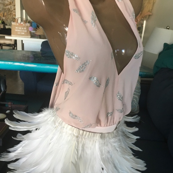 L’Vow Feather Cape - OS (Bodysuit sold separately) - Picture 9 of 12